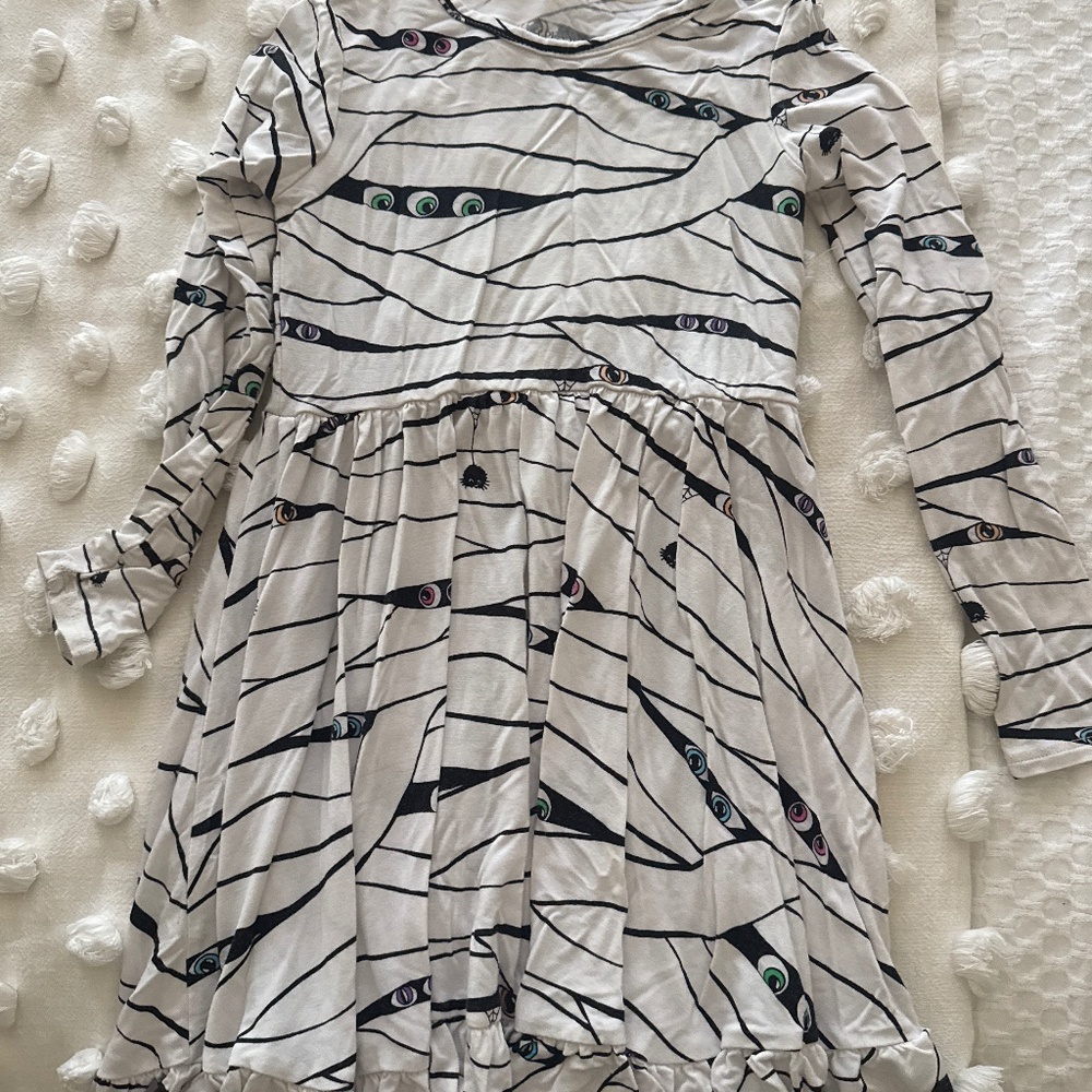 Mummy twirl